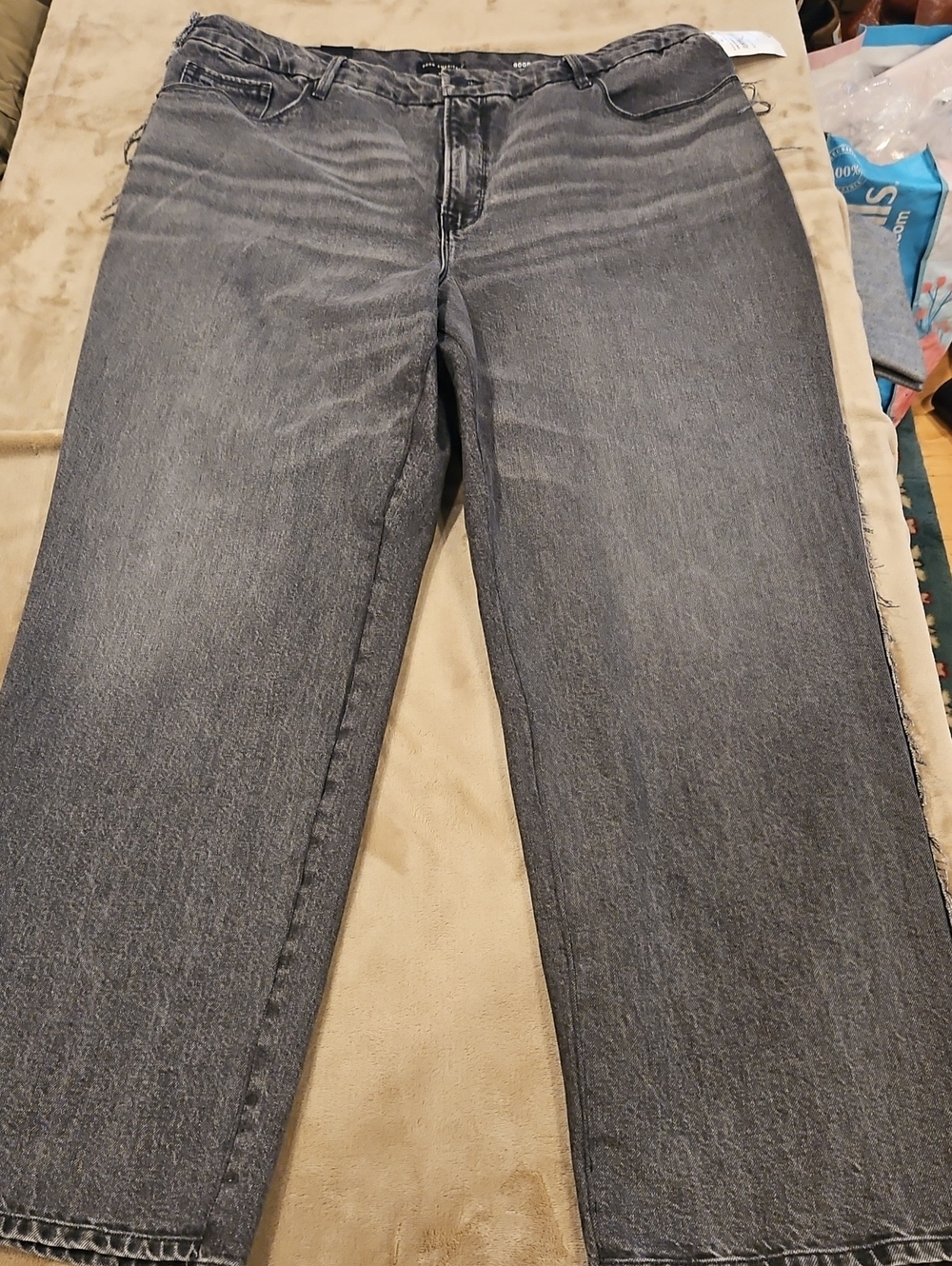 Good American Washed Black Straight-Leg Jeans